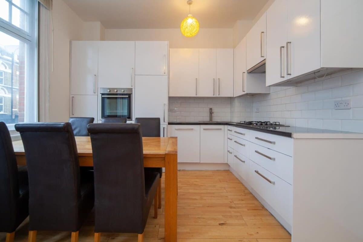 Lovely 2 Bedroom Apartment In Tooting London Exteriör bild
