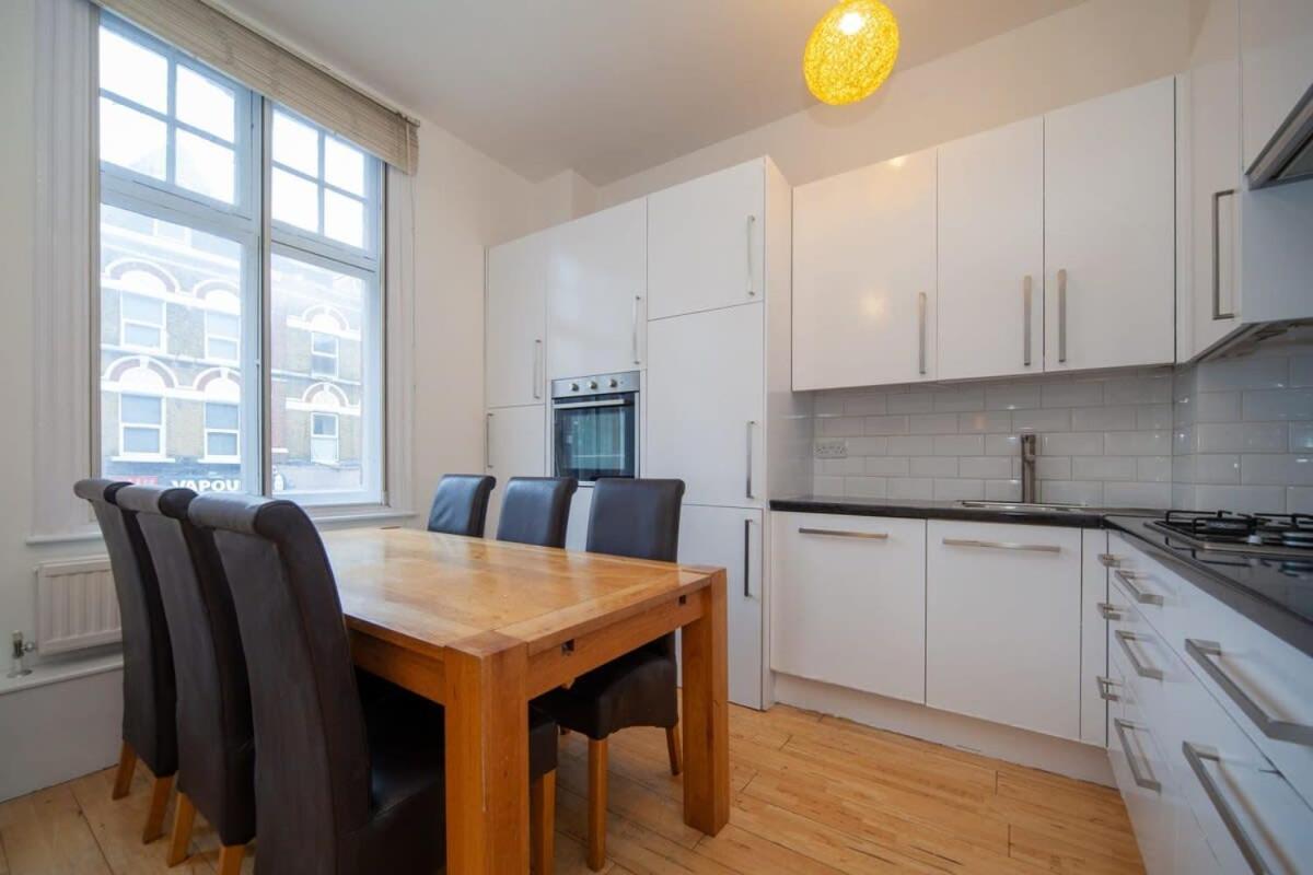 Lovely 2 Bedroom Apartment In Tooting London Exteriör bild